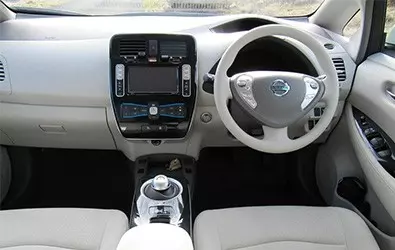 interior of a nissan leaf visia